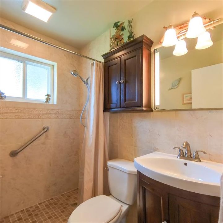For Sale: $325,000 (3 beds, 1 baths, 1466 Square Feet)