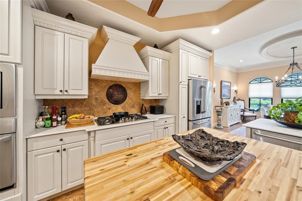 For Sale: $2,425,000 (3 beds, 3 baths, 3460 Square Feet)