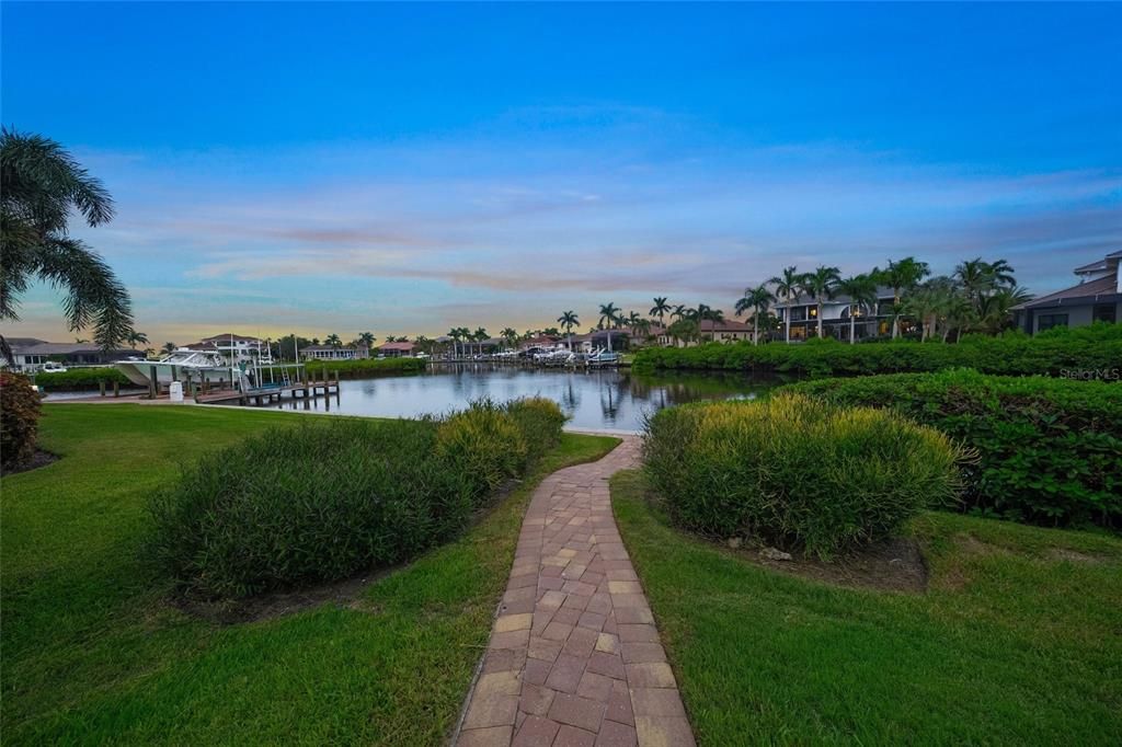 For Sale: $2,425,000 (3 beds, 3 baths, 3460 Square Feet)