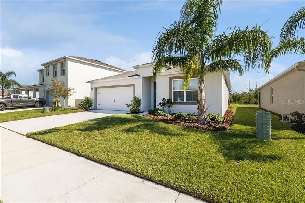 Active With Contract: $329,900 (4 beds, 2 baths, 1855 Square Feet)
