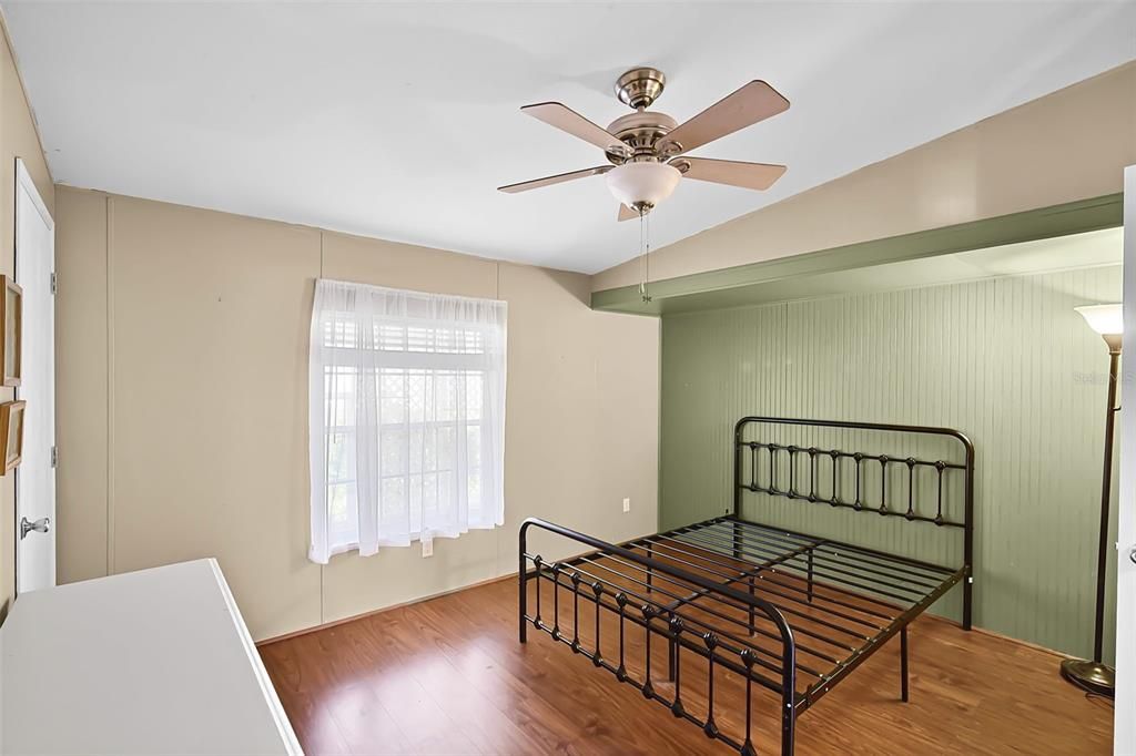 En Venta: $240,000 (4 camas, 2 baños, 2128 Pies cuadrados)