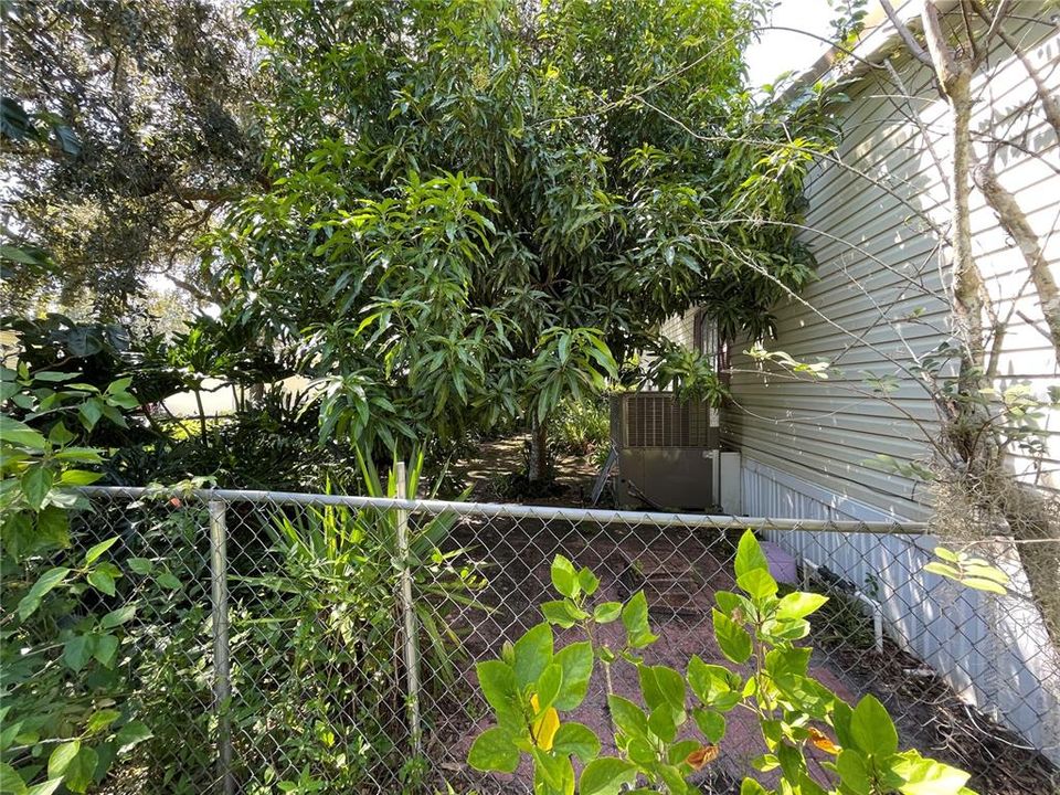 En Venta: $240,000 (4 camas, 2 baños, 2128 Pies cuadrados)