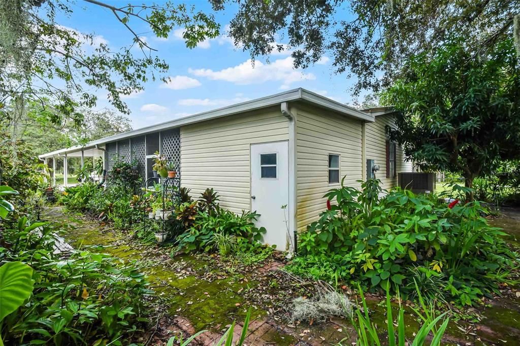 En Venta: $240,000 (4 camas, 2 baños, 2128 Pies cuadrados)