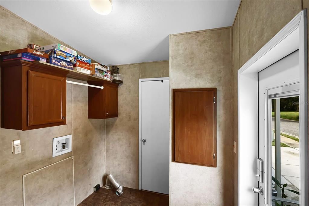 En Venta: $240,000 (4 camas, 2 baños, 2128 Pies cuadrados)