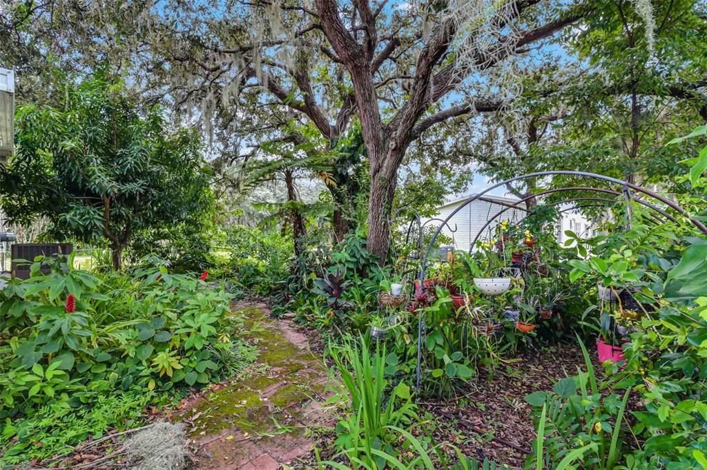 En Venta: $240,000 (4 camas, 2 baños, 2128 Pies cuadrados)