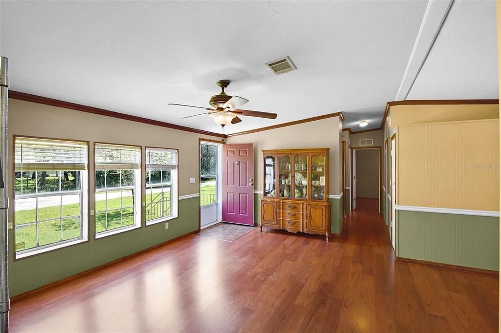 En Venta: $240,000 (4 camas, 2 baños, 2128 Pies cuadrados)