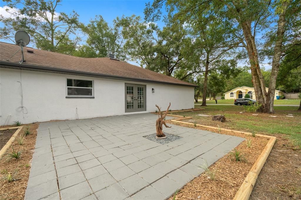 Active With Contract: $399,000 (3 beds, 2 baths, 1972 Square Feet)