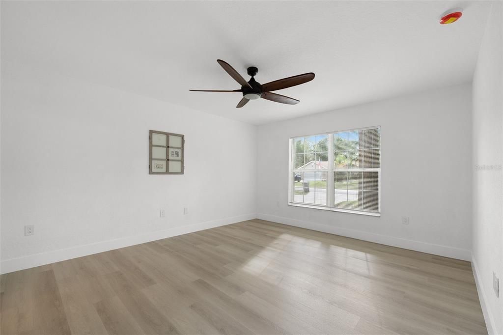 Active With Contract: $399,000 (3 beds, 2 baths, 1972 Square Feet)