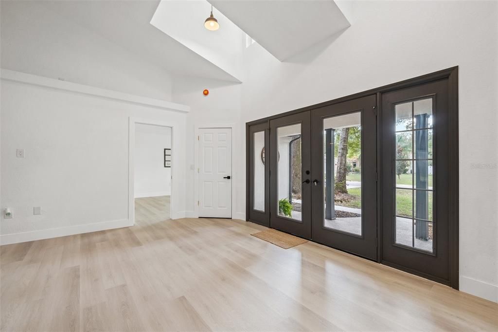 Active With Contract: $399,000 (3 beds, 2 baths, 1972 Square Feet)