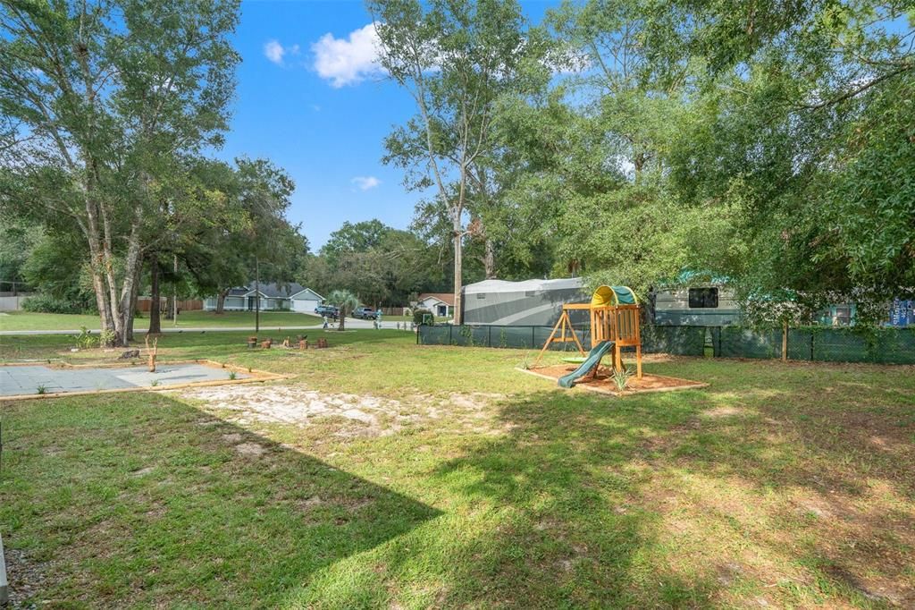 Active With Contract: $399,000 (3 beds, 2 baths, 1972 Square Feet)