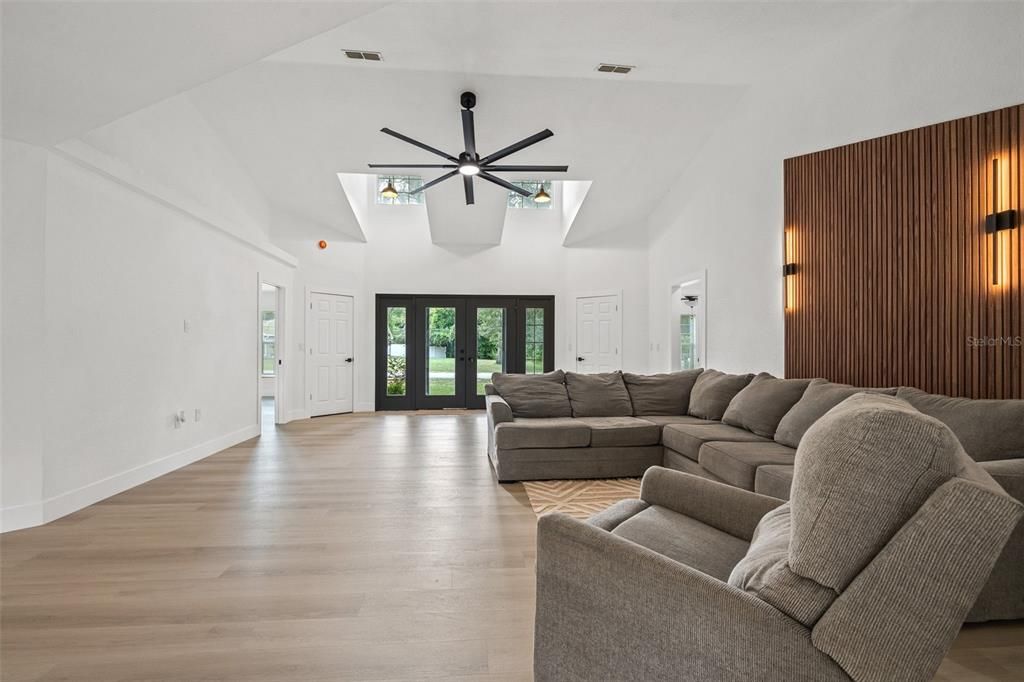 Active With Contract: $399,000 (3 beds, 2 baths, 1972 Square Feet)