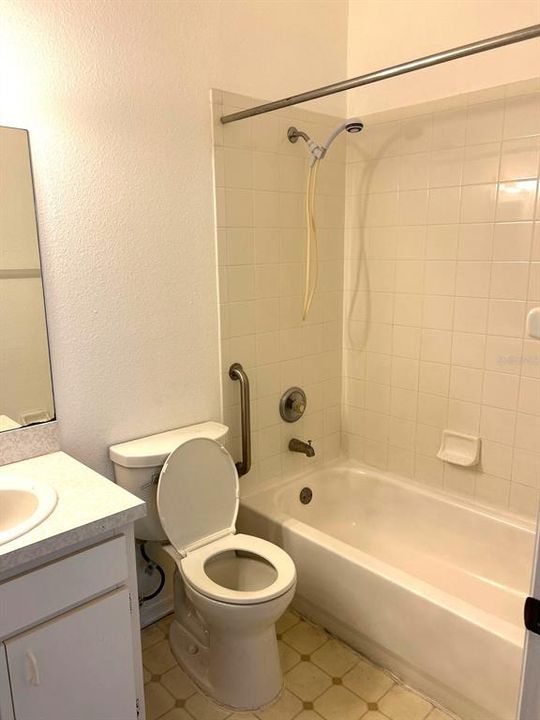 Active With Contract: $234,900 (2 beds, 2 baths, 1184 Square Feet)