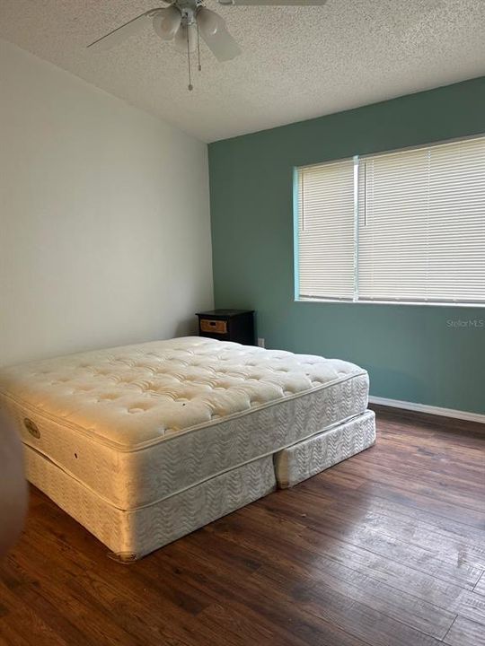 Active With Contract: $234,900 (2 beds, 2 baths, 1184 Square Feet)