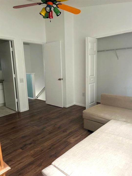 Active With Contract: $234,900 (2 beds, 2 baths, 1184 Square Feet)