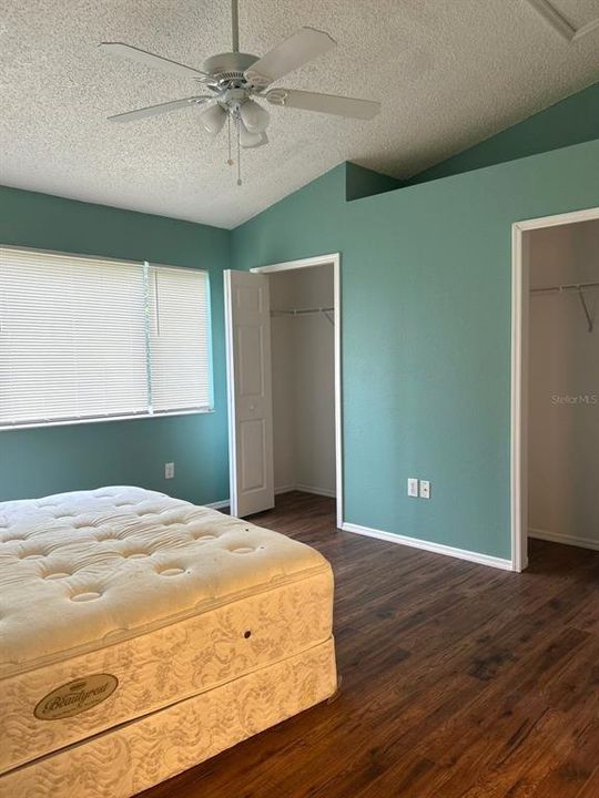 Active With Contract: $234,900 (2 beds, 2 baths, 1184 Square Feet)