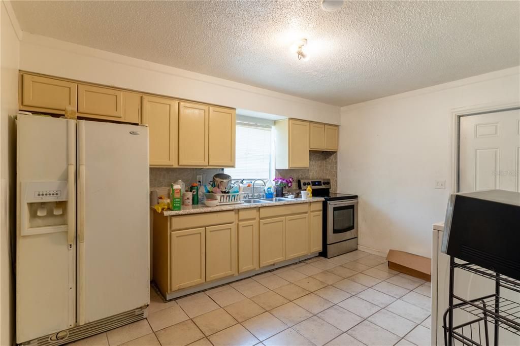 Под контрактом: $249,500 (0 спален, 0 ванн, 1544 Квадратных фут)