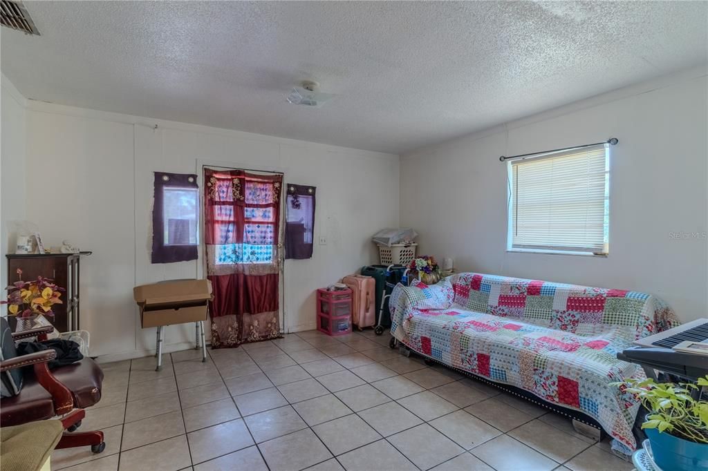 Под контрактом: $249,500 (0 спален, 0 ванн, 1544 Квадратных фут)