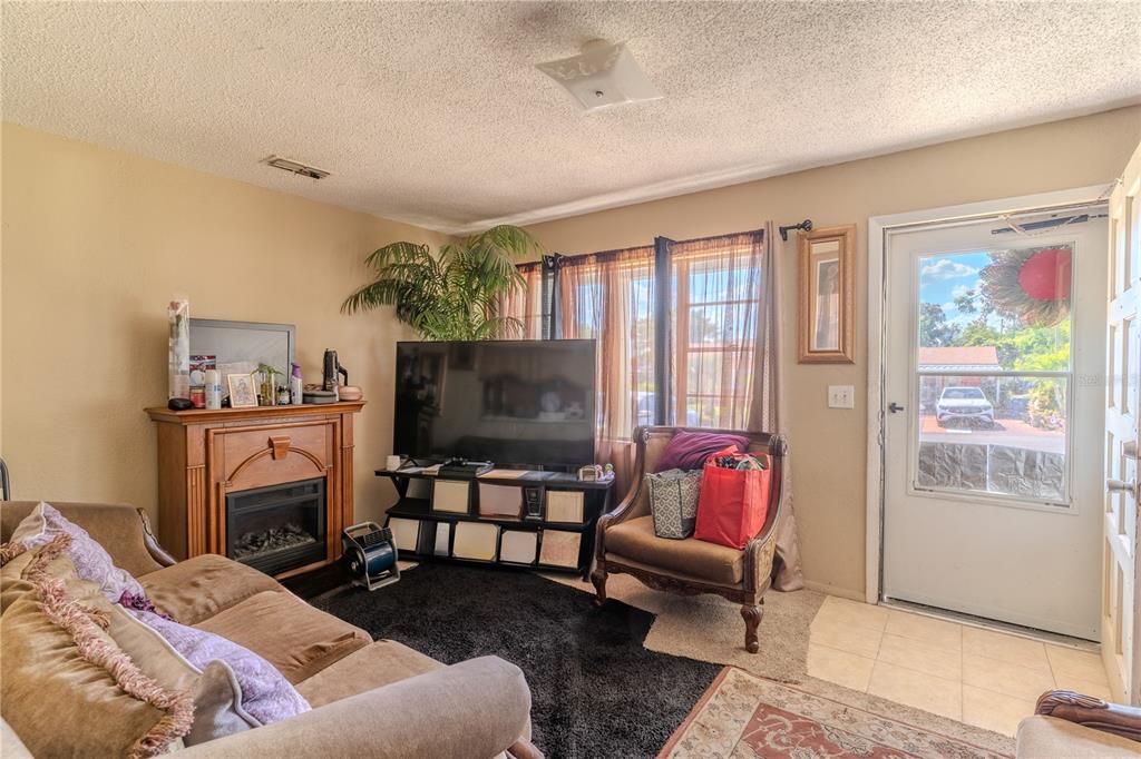 Под контрактом: $249,500 (0 спален, 0 ванн, 1544 Квадратных фут)