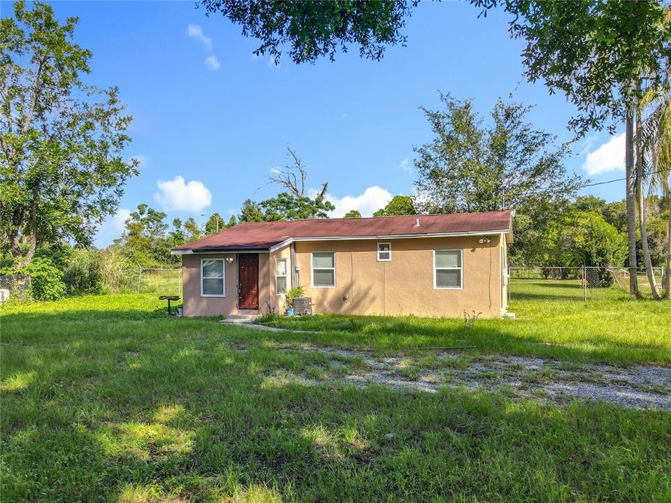 待售: $179,999 (2 贝兹, 1 浴室, 814 平方英尺)