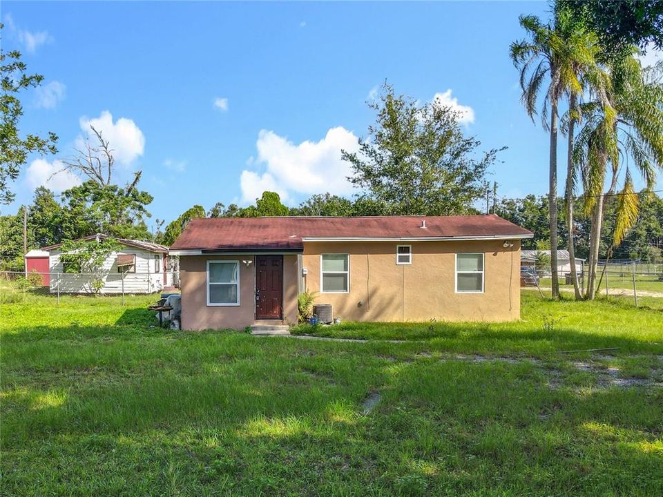 待售: $179,999 (2 贝兹, 1 浴室, 814 平方英尺)