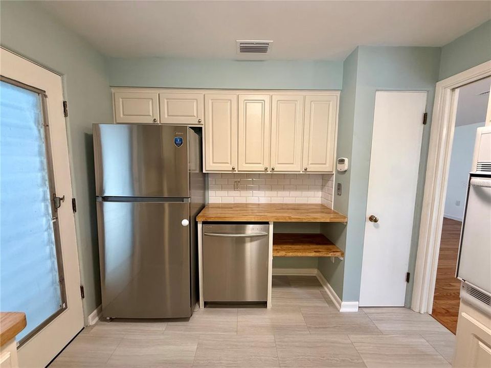 Activo con contrato: $1,725 (2 camas, 2 baños, 1198 Pies cuadrados)