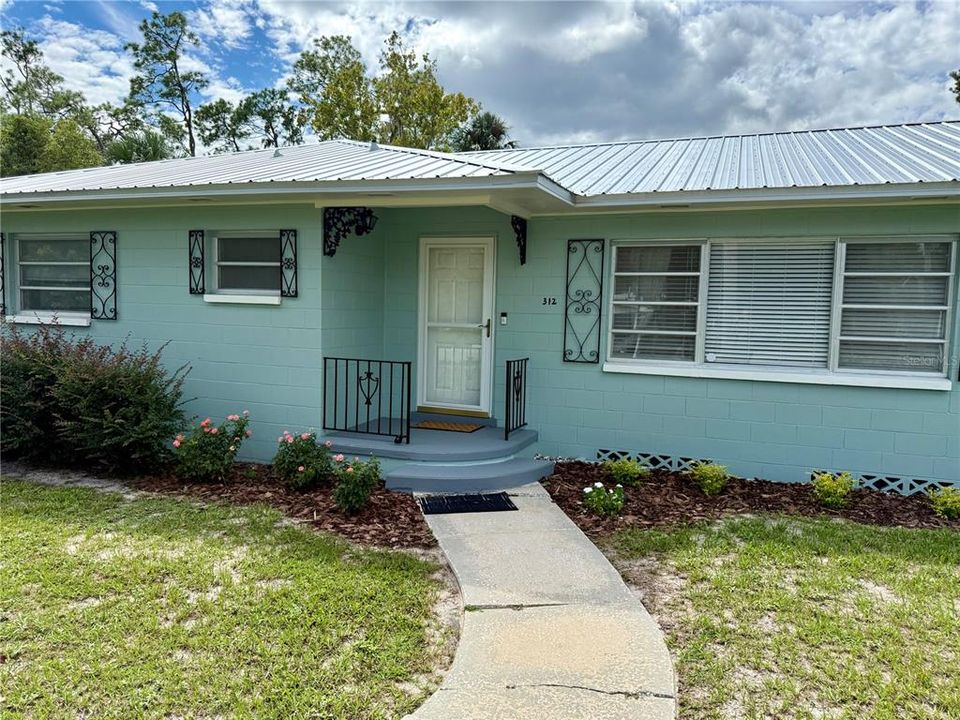 Activo con contrato: $1,725 (2 camas, 2 baños, 1198 Pies cuadrados)