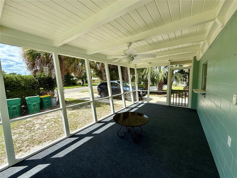 Activo con contrato: $1,725 (2 camas, 2 baños, 1198 Pies cuadrados)