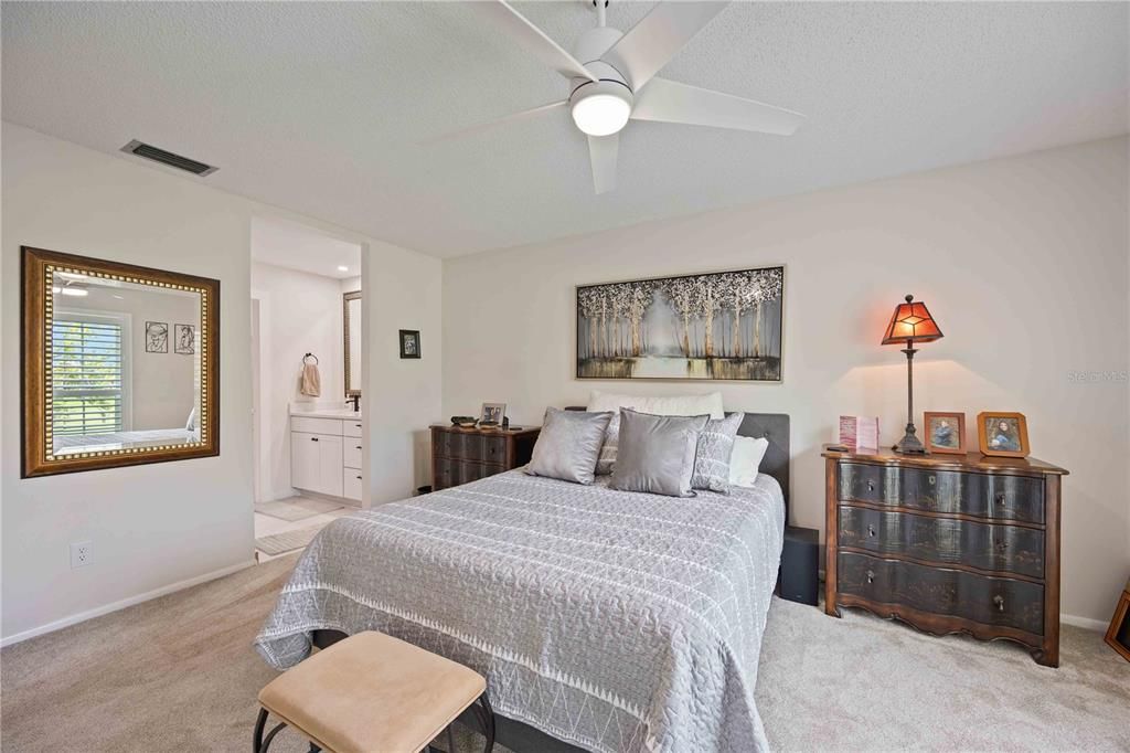 Под контрактом: $1,850 (2 спален, 2 ванн, 1278 Квадратных фут)