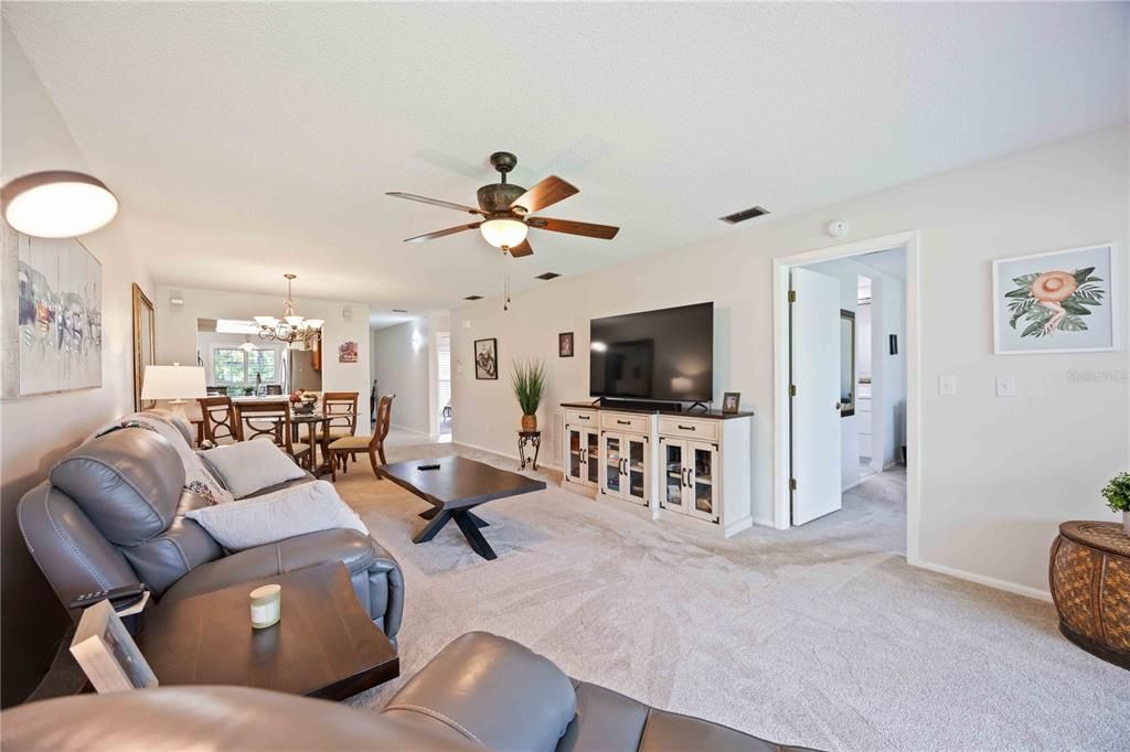 Под контрактом: $1,850 (2 спален, 2 ванн, 1278 Квадратных фут)