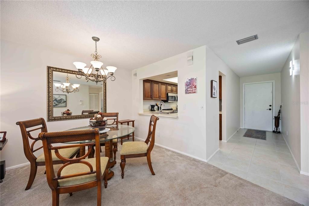 Под контрактом: $1,850 (2 спален, 2 ванн, 1278 Квадратных фут)