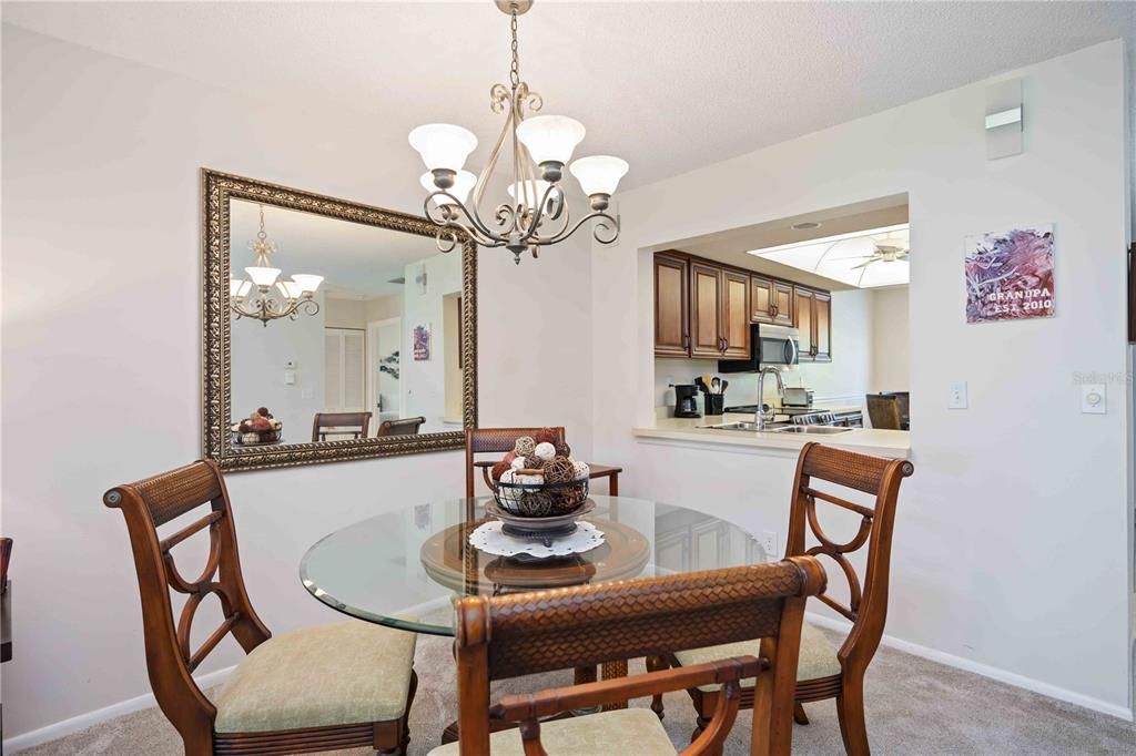 Под контрактом: $1,850 (2 спален, 2 ванн, 1278 Квадратных фут)