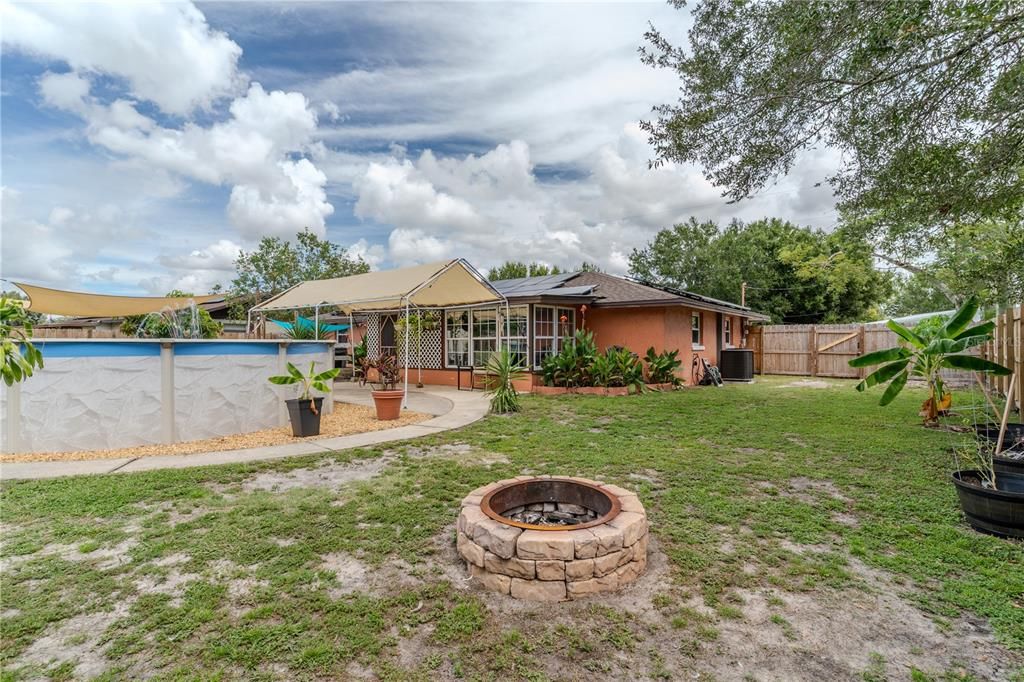 En Venta: $250,000 (3 camas, 2 baños, 1400 Pies cuadrados)