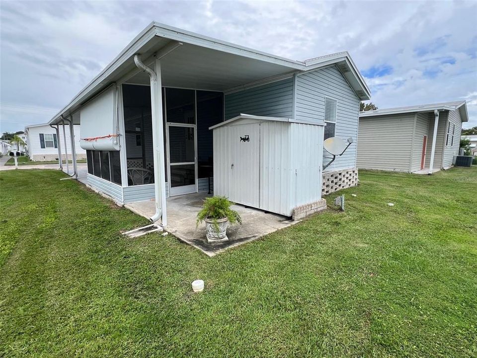 Active With Contract: $135,000 (2 beds, 1 baths, 742 Square Feet)