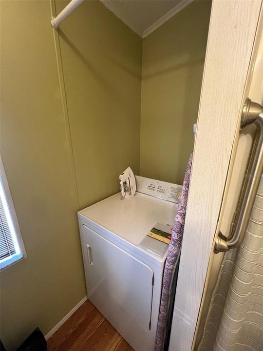 Active With Contract: $135,000 (2 beds, 1 baths, 742 Square Feet)