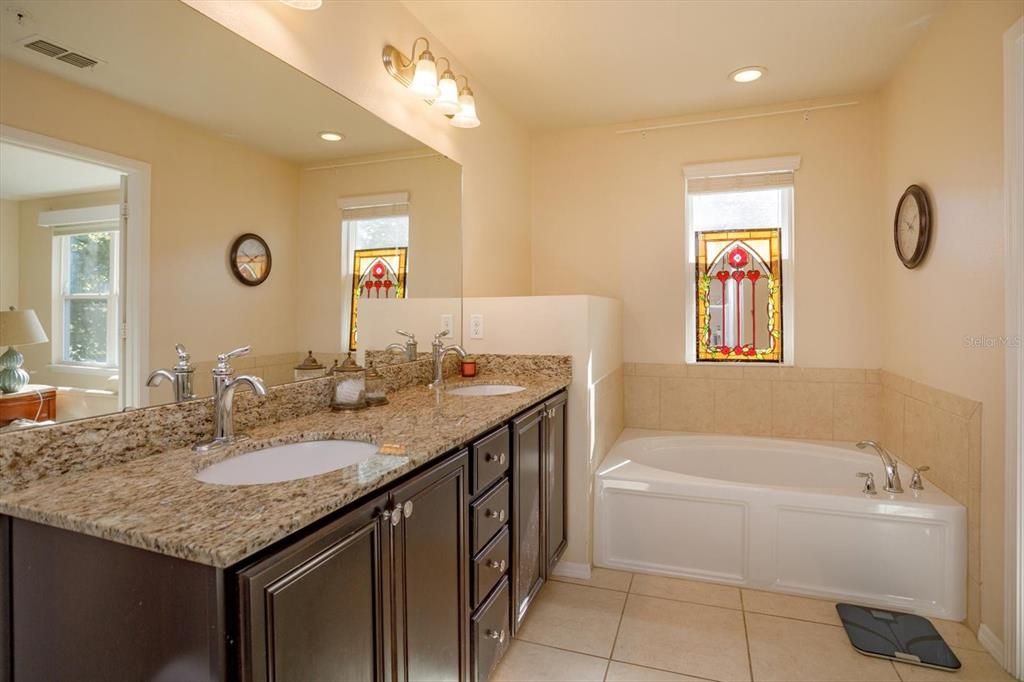 For Sale: $340,726 (3 beds, 2 baths, 1708 Square Feet)