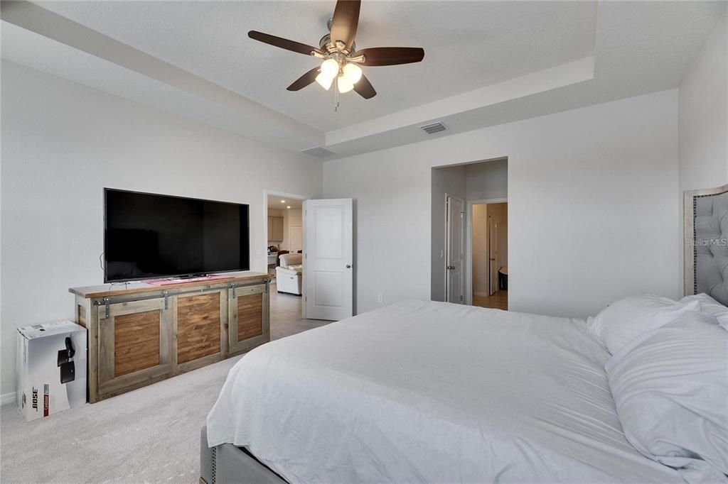 出租: $7,200 (4 贝兹, 2 浴室, 2045 平方英尺)