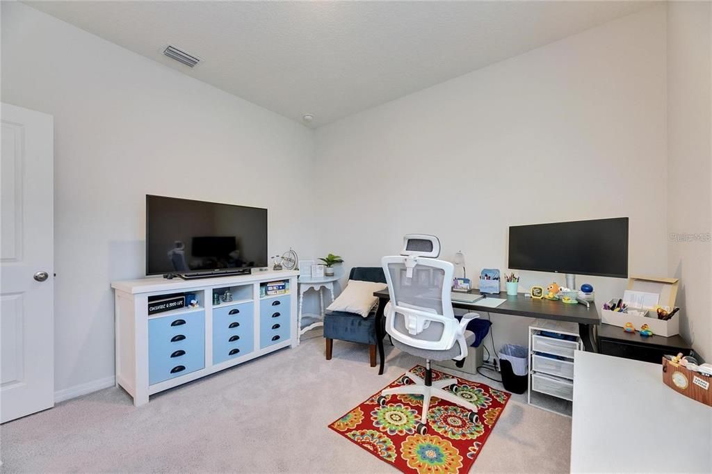 出租: $7,200 (4 贝兹, 2 浴室, 2045 平方英尺)