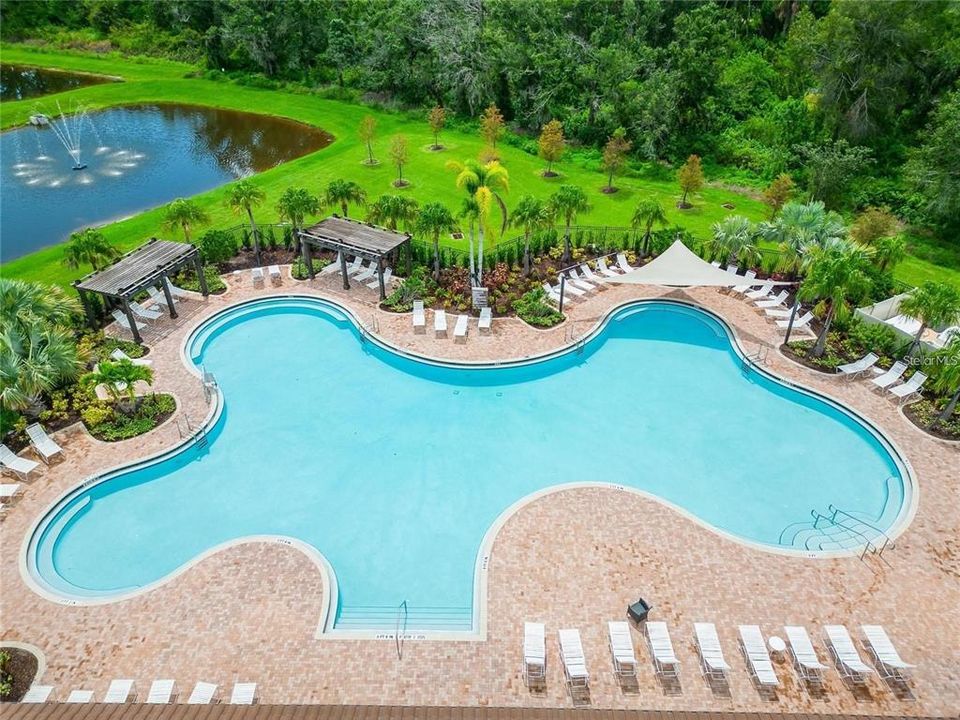 出租: $7,200 (4 贝兹, 2 浴室, 2045 平方英尺)