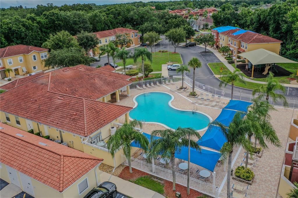 合同活跃: $299,990 (4 贝兹, 3 浴室, 1645 平方英尺)