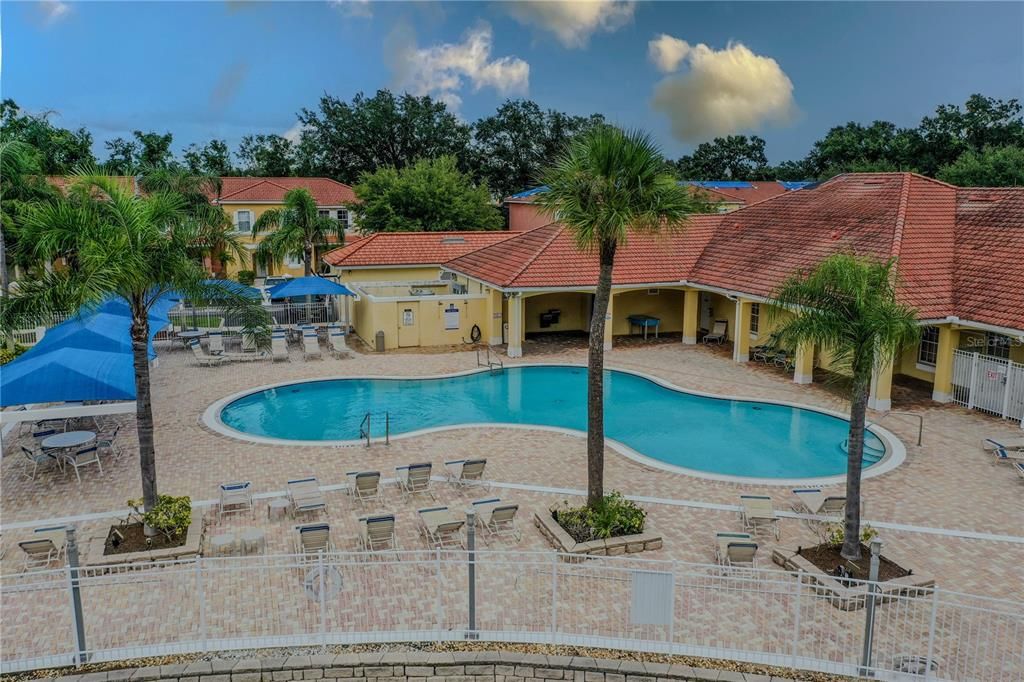 合同活跃: $299,990 (4 贝兹, 3 浴室, 1645 平方英尺)