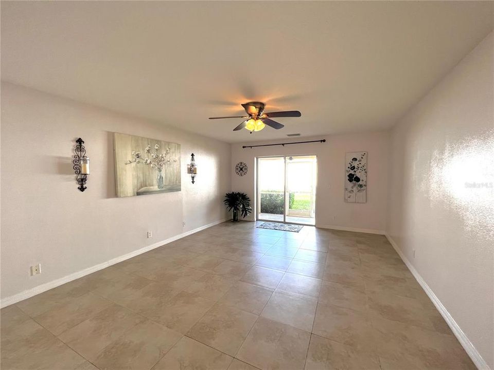 出租: $2,100 (2 贝兹, 2 浴室, 1560 平方英尺)