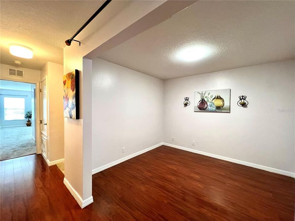 出租: $2,100 (2 贝兹, 2 浴室, 1560 平方英尺)