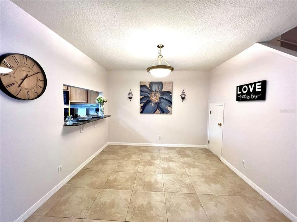 出租: $2,100 (2 贝兹, 2 浴室, 1560 平方英尺)