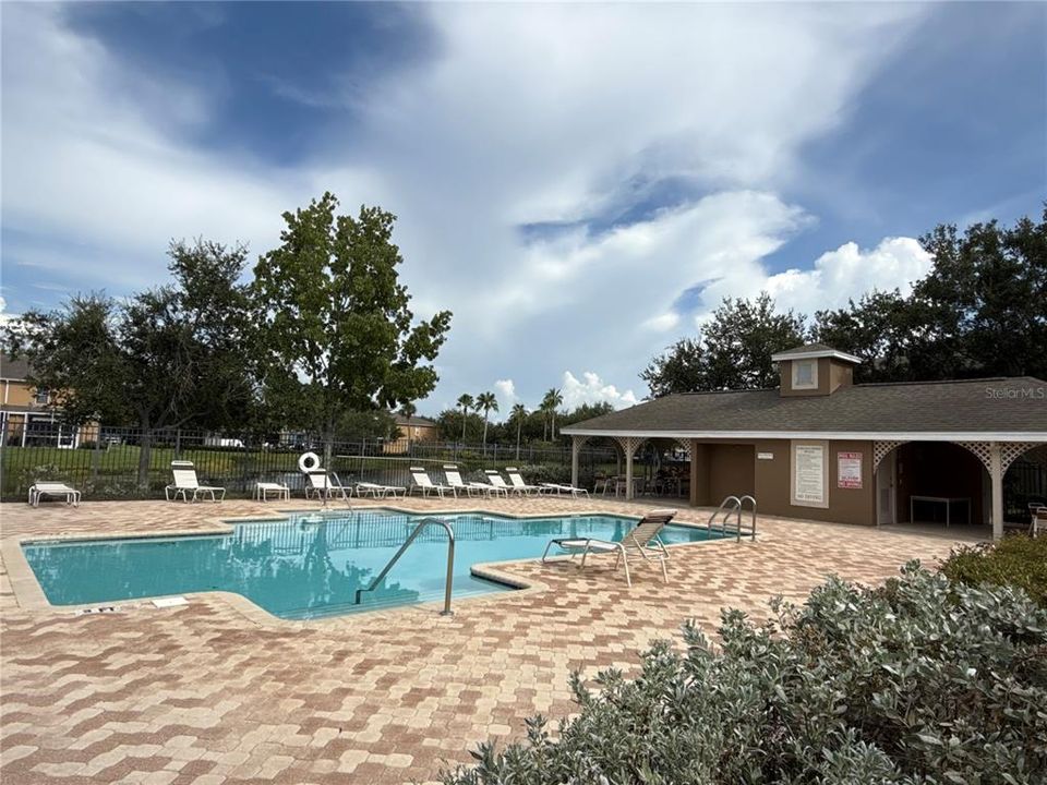 出租: $2,100 (2 贝兹, 2 浴室, 1560 平方英尺)