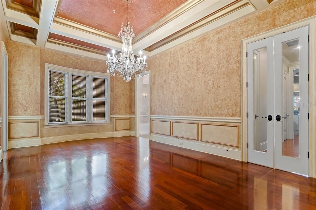 For Sale: $4,600,000 (5 beds, 6 baths, 6956 Square Feet)