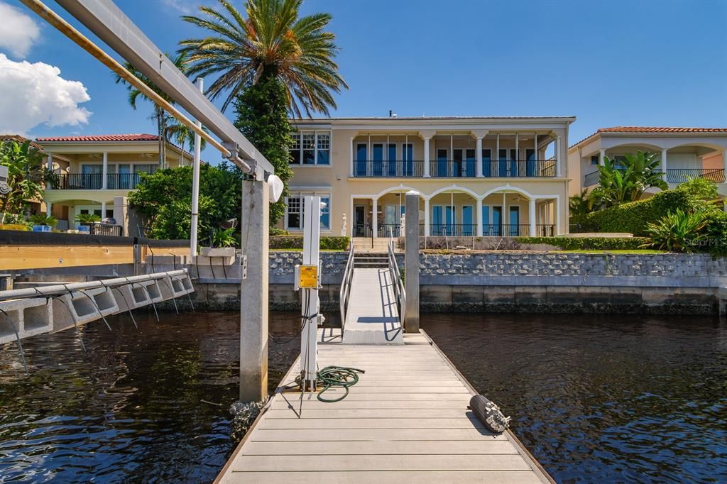 For Sale: $4,600,000 (5 beds, 6 baths, 6956 Square Feet)