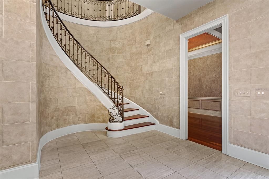 For Sale: $4,600,000 (5 beds, 6 baths, 6956 Square Feet)