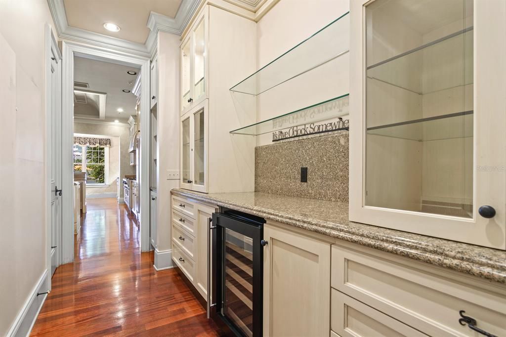 For Sale: $4,600,000 (5 beds, 6 baths, 6956 Square Feet)