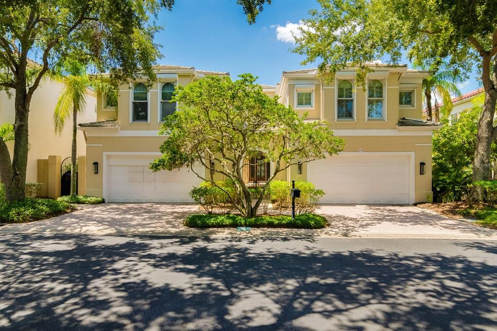 For Sale: $4,600,000 (5 beds, 6 baths, 6956 Square Feet)