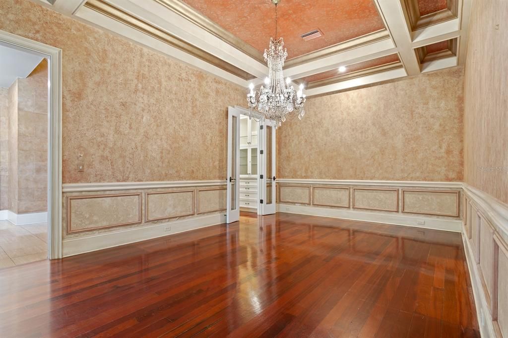 For Sale: $4,600,000 (5 beds, 6 baths, 6956 Square Feet)